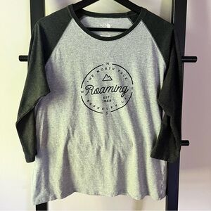 The North Face 3/4 Sleeve Gray Outdoor Top Women’s L